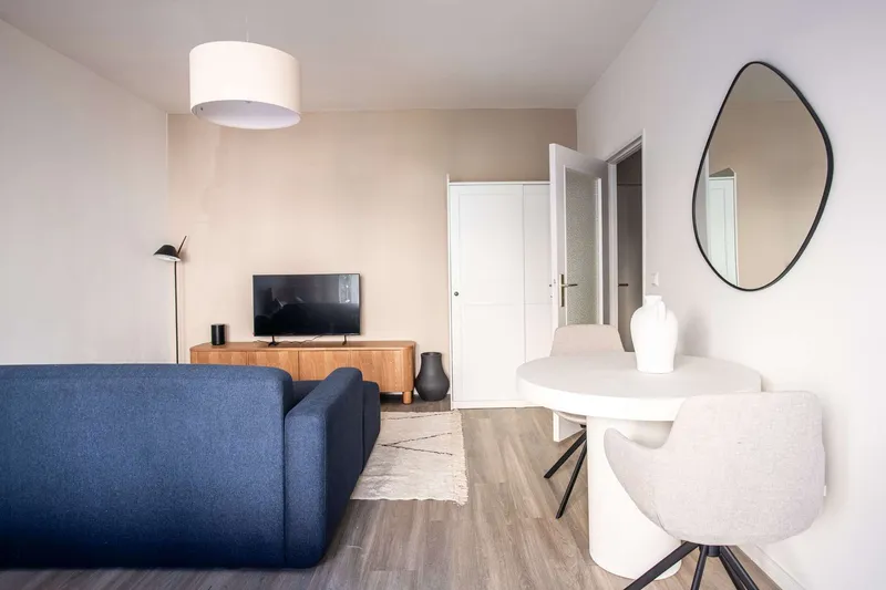 Perfekte 1-Zimmer Wohnung in bester Lage in Charlottenburg, vollständig möbliert & ausgestattet — photo 1